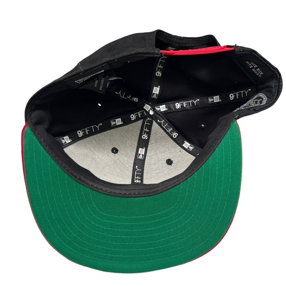 NEW ERA • Men’s Chicago Blackhawks Hockey NHL Black and Red Snapback Cap Hat - Picture 6 of 9